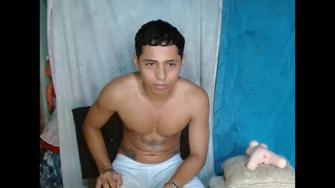 lil_condor_baby online show from September 18, 9:28 pm