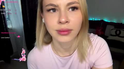 Elisa  online show from October 8, 9:29 am