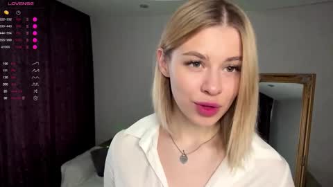 Elisa  online show from October 17, 7:11 am