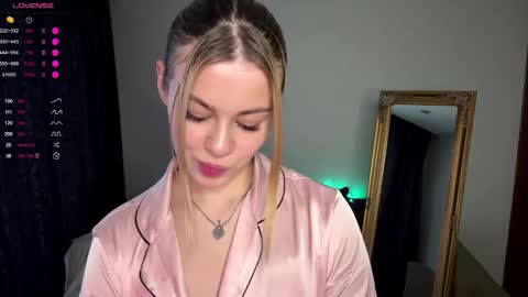 Elisa  online show from October 26, 11:16 am