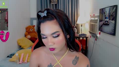 LILY online show from December 3, 12:24 am