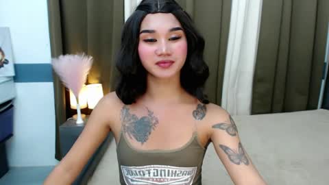 LILY online show from April 6, 5:25 pm