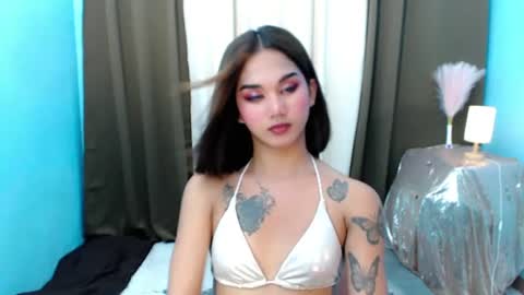 LILY online show from June 11, 4:38 pm