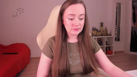 Snapshot of lil_happiness chatting on November 24, 8:52 pm for free registration 3 online show from November 24, 8:52 pm