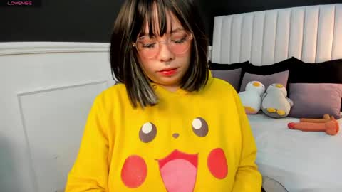 Snapshot of lil_la_skye chatting on March 22, 1:58 pm Lila online show from March 22, 1:58 pm