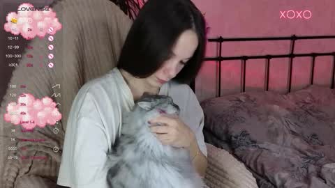 Snapshot of lil_luna_x chatting on November 21, 1:43 pm little moon online show from November 21, 1:43 pm