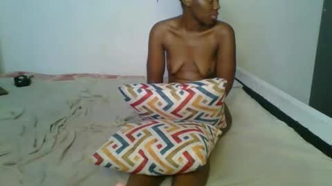 lil_meg online show from February 20, 11:49 pm