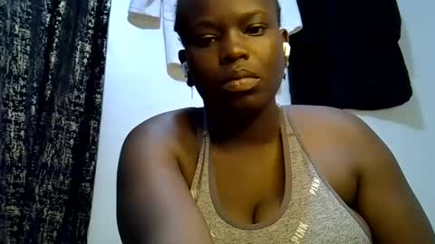 Snapshot of lil_miss23 chatting on October 5, 4:55 am lil_miss23 online show from October 5, 4:55 am