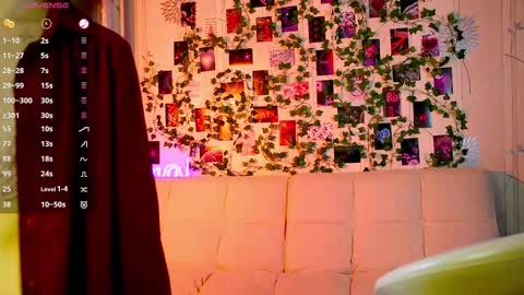 lil_raysss online show from February 11, 7:54 am