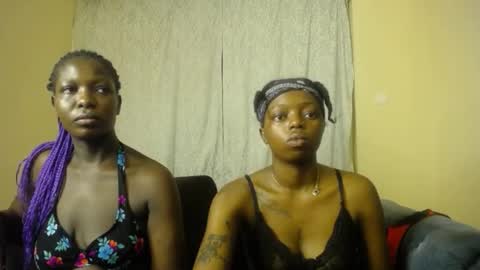 Snapshot of lil_tattie chatting on December 2, 1:22 am Tattiey online show from December 2, 1:22 am