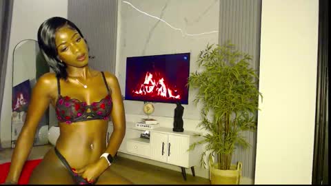 Snapshot of lil_vivien chatting on February 13, 4:08 am missy online show from February 13, 4:08 am