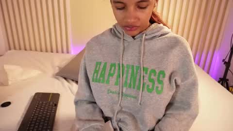 L I L A   online show from February 5, 4:06 am