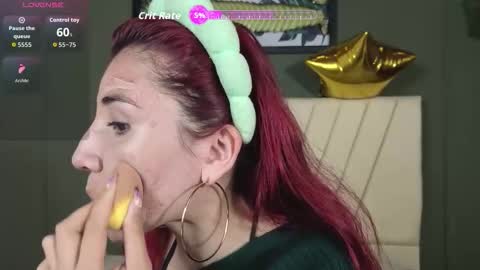 Snapshot of lila_elliot chatting on March 17, 8:01 pm Lila online show from March 17, 8:01 pm