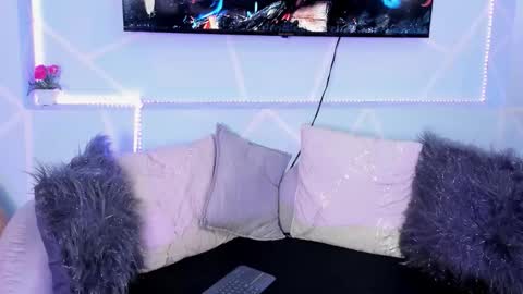 lila noa online show from November 8, 7:45 pm