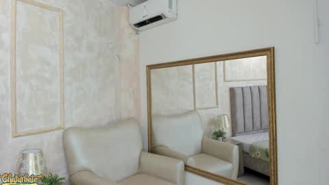 lila bailey  online show from September 29, 7:51 pm