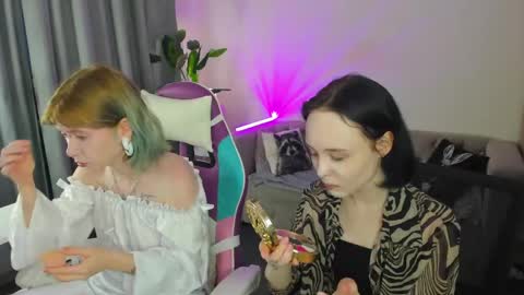 Lili online show from June 7, 2:59 am