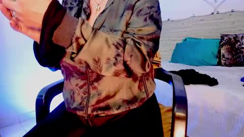 Snapshot of lilah_sweet chatting on January 28, 11:49 am Lilah Sweet online show from January 28, 11:49 am