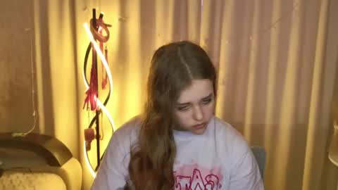 LilaSparkling online show from July 17, 9:27 am