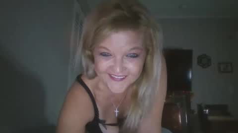 lilblonde412 online show from October 27, 2:15 am
