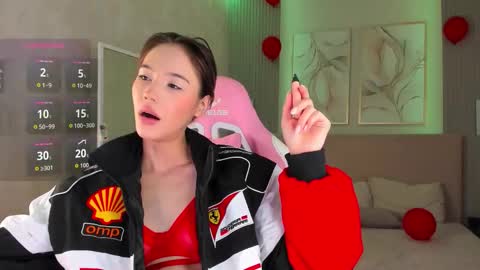 Snapshot of lilcatalia chatting on March 30, 9:21 am Hi im Yuki online show from March 30, 9:21 am