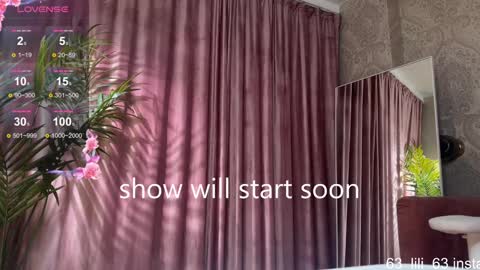 Lili online show from November 16, 2:33 pm