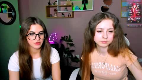 Lili online show from March 26, 7:08 pm