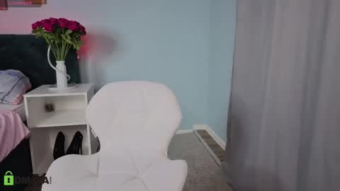 Snapshot of lili_bruno chatting on October 19, 1:06 am Lili online show from October 19, 1:06 am