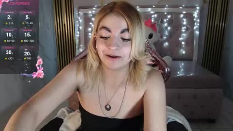 Lili online show from October 2, 4:19 am