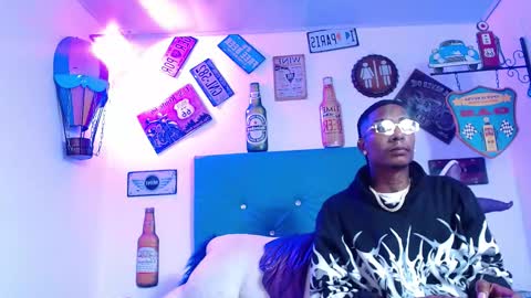 lili_roussi online show from November 18, 12:49 am