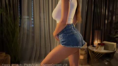 Lili  Nude ONLY Ticket or Fansly  online show from August 3, 9:07 pm