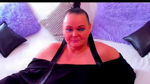 Snapshot of lilian_biegert chatting on May 26, 7:26 am Lili online show from May 26, 7:26 am