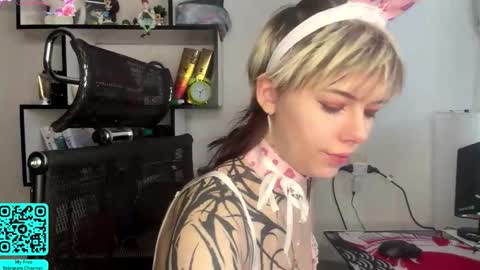 Lilian online show from February 14, 7:38 am