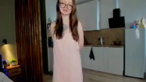 Snapshot of liliangaye chatting on June 1, 10:06 am liliangaye online show from June 1, 10:06 am