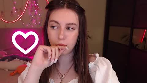 Snapshot of liliatlu chatting on November 29, 2:36 am Lilu online show from November 29, 2:36 am