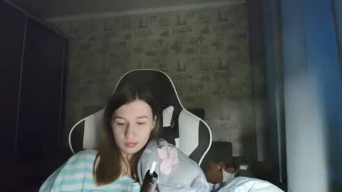 Snapshot of liliawoolf chatting on April 29, 3:21 am liliawoolf online show from April 29, 3:21 am