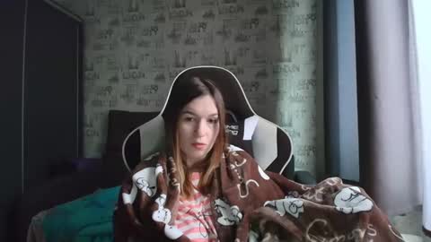 Snapshot of liliawoolf chatting on June 7, 6:17 am liliawoolf online show from June 7, 6:17 am