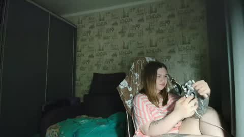 Snapshot of liliawoolf chatting on June 15, 6:32 pm liliawoolf online show from June 15, 6:32 pm