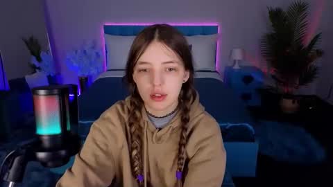 Lili Bakery online show from December 5, 3:59 am