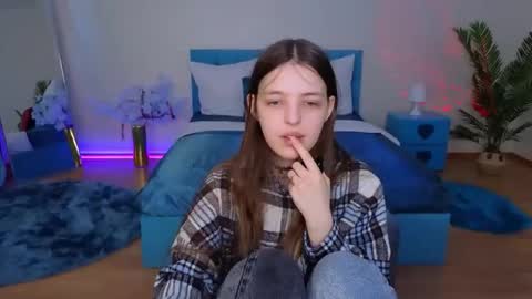 Snapshot of lilibakery chatting on March 21, 5:12 am Lili Bakery online show from March 21, 5:12 am