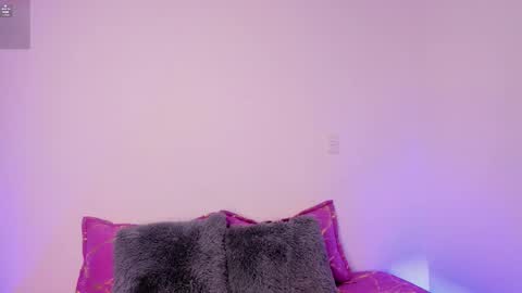 Snapshot of lilicopper__ chatting on December 18, 2:39 am online show from December 18, 2:39 am