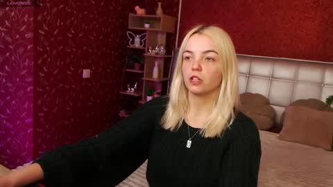 Snapshot of lilieanori chatting on February 5, 8:14 pm Lilie online show from February 5, 8:14 pm