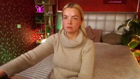 Snapshot of lilieanori chatting on February 17, 6:26 pm Lilie online show from February 17, 6:26 pm