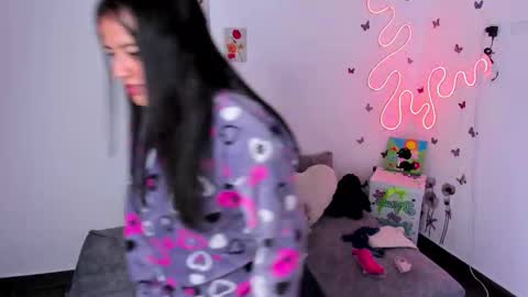 Lilie  online show from February 3, 2:53 am