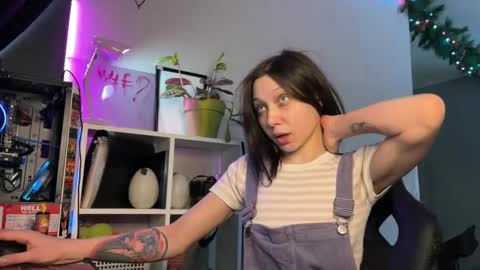 Snapshot of lilies_and_minipoots chatting on January 28, 7:22 am Sonechka online show from January 28, 7:22 am