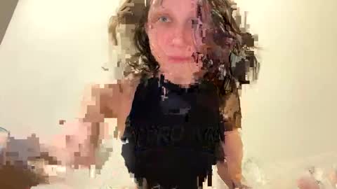 Snapshot of lilies_and_minipoots chatting on February 8, 10:07 am Sonechka online show from February 8, 10:07 am