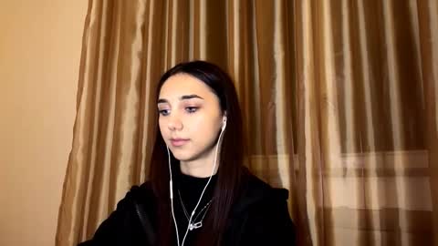 Lina online show from November 7, 10:10 pm