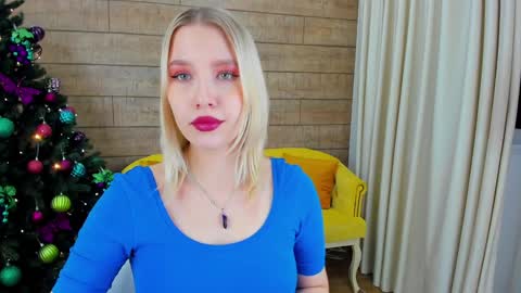 LiliLinn online show from December 13, 9:46 am