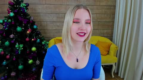 LiliLinn online show from December 13, 12:50 pm