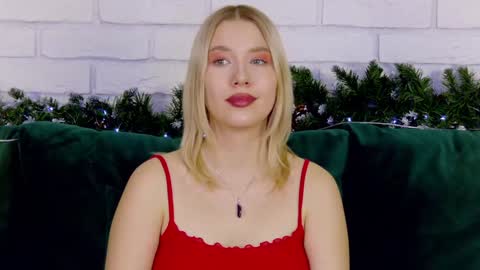LiliLinn online show from December 14, 6:02 am