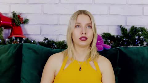 LiliLinn online show from December 17, 11:39 am